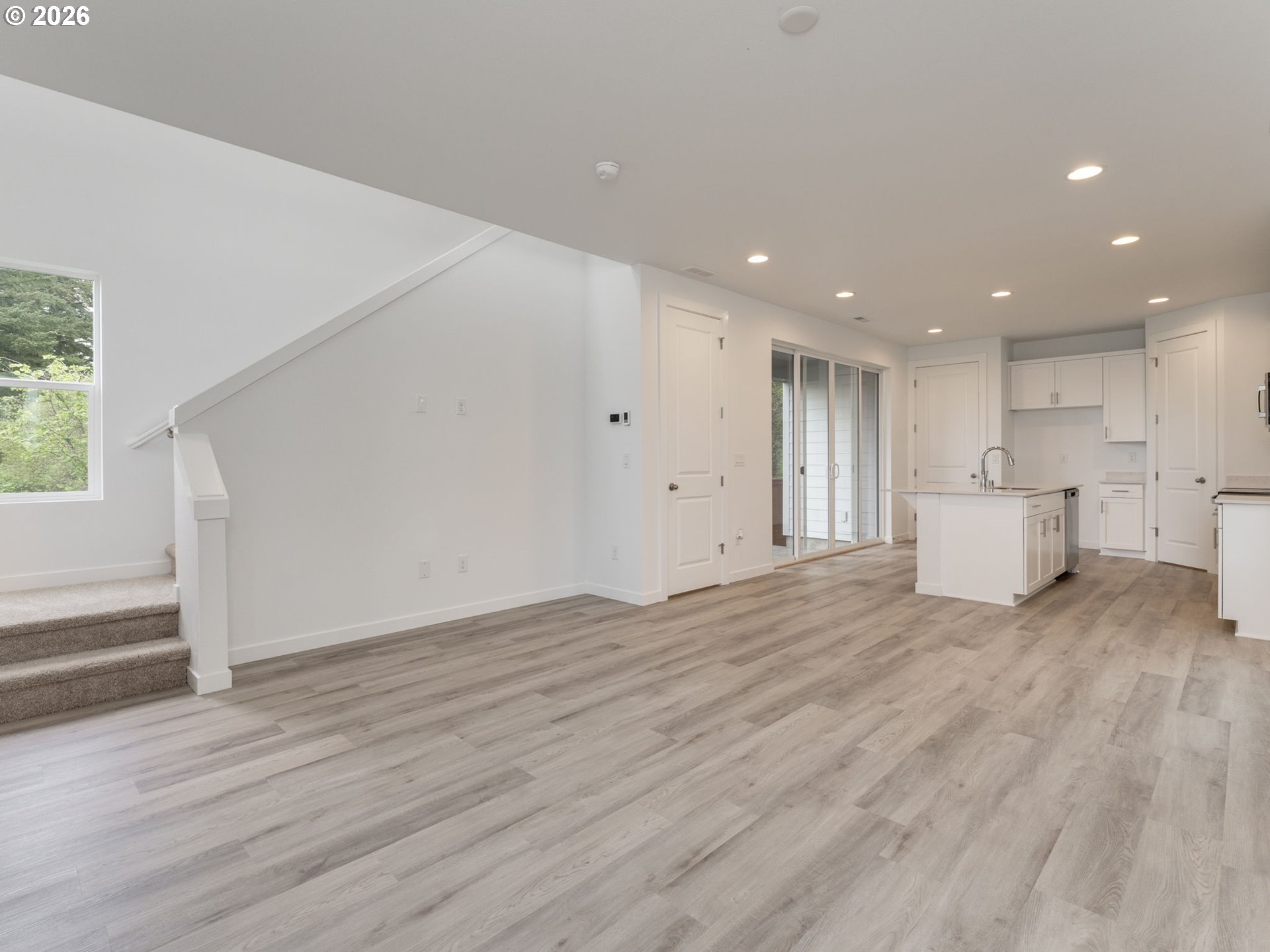 501 SW EATON BLVD