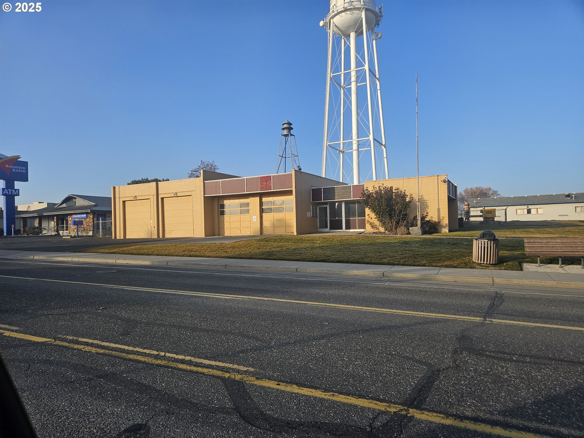 206 N MAIN ST