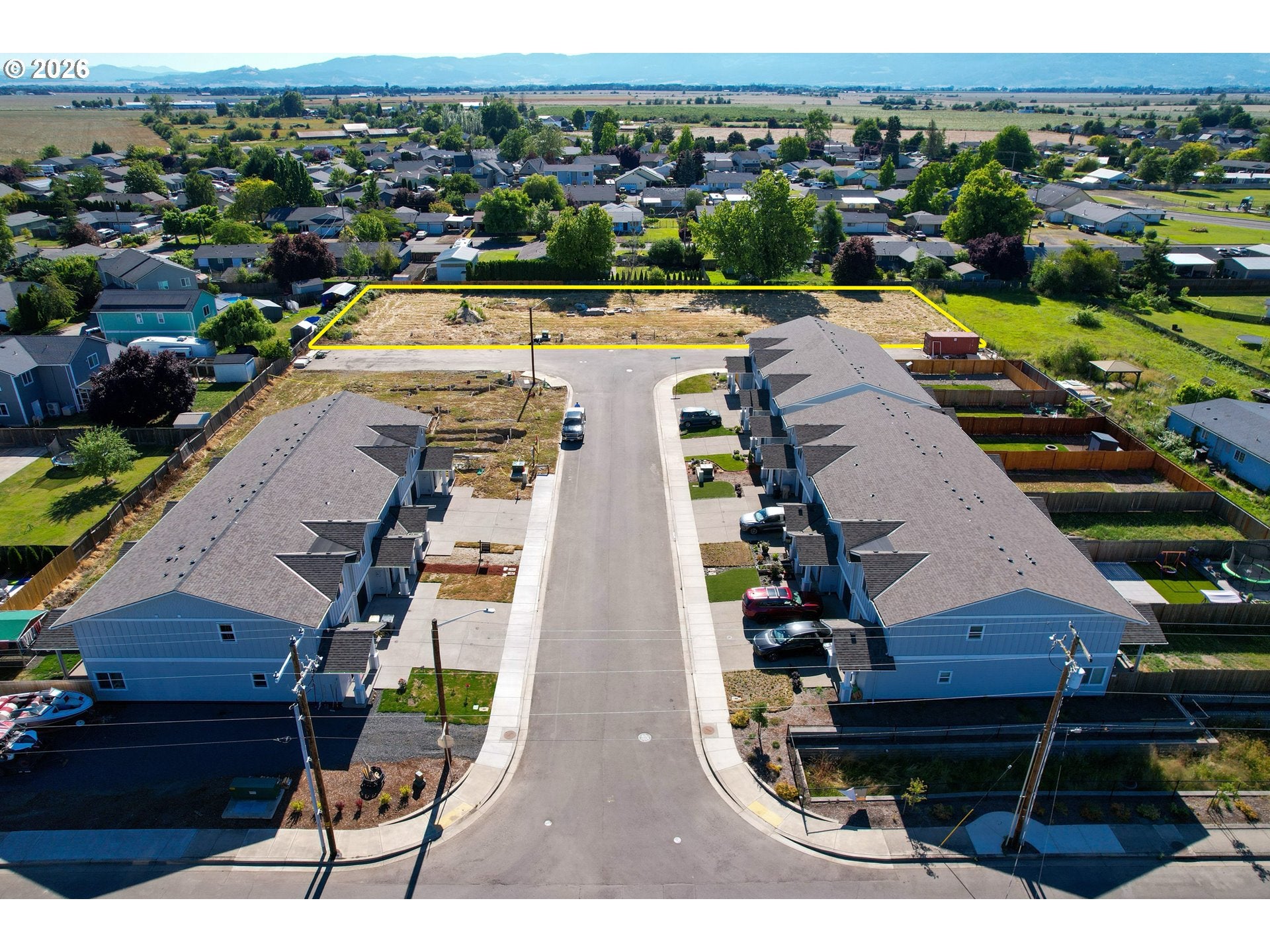 700 MONARCH WAY 15-17