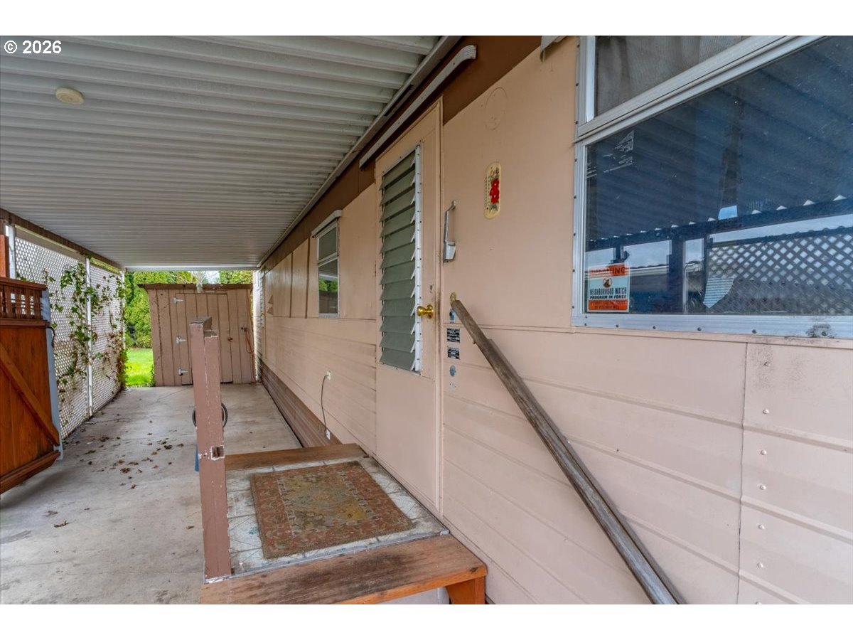 5422 PORTLAND RD NE 10