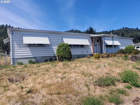 3480 NW BROAD ST Roseburg OR 97471