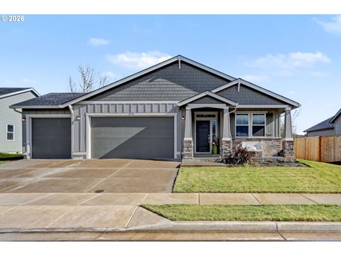 215 WALNUT ST Mt Angel OR 97362