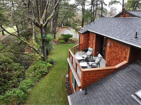 A home in Manzanita