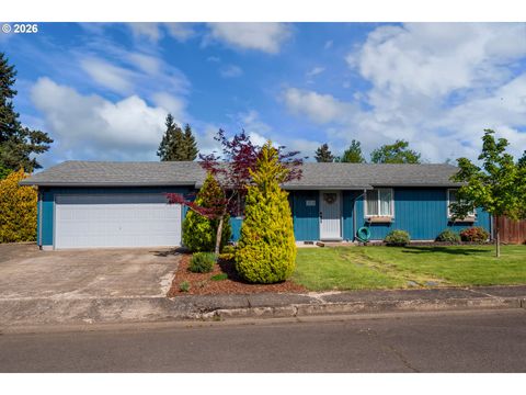Photo of 213 F St, Creswell, OR 97426 (MLS # 126849856)