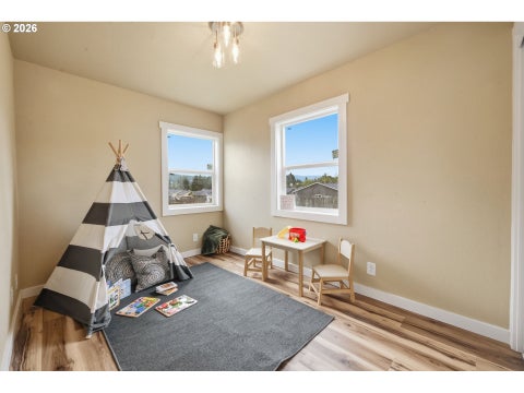 Tiny photo for 481 N D St, Lowell, OR 97452 (MLS # 299533087)