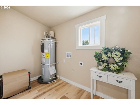 Tiny photo for 481 N D St, Lowell, OR 97452 (MLS # 299533087)