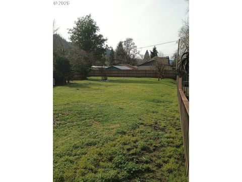 0 W BALLF ST Roseburg OR 97471