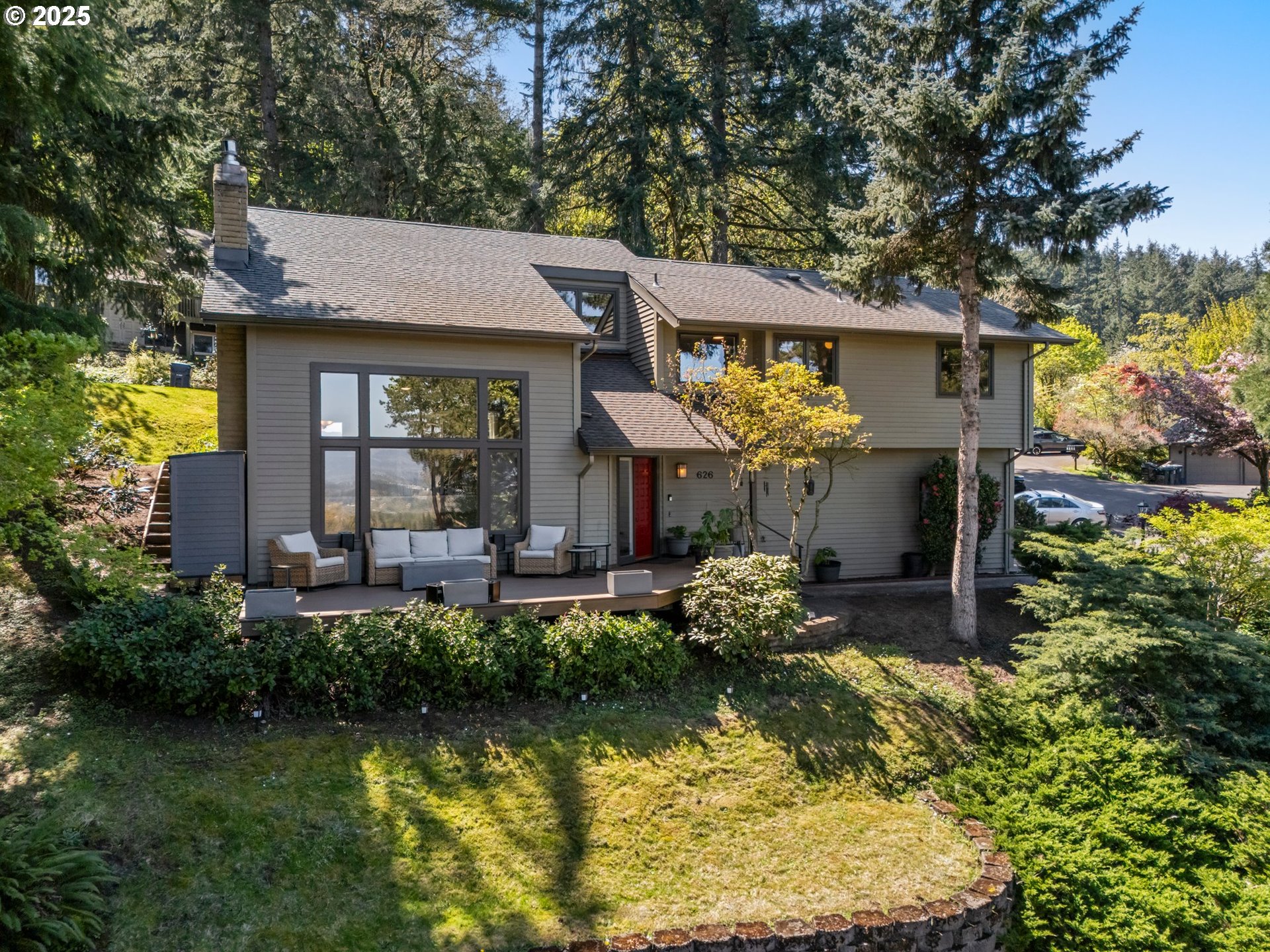 Eugene, Oregon 97405, United States, 3 Bedrooms Bedrooms, ,3 BathroomsBathrooms,Residential,Active,112969