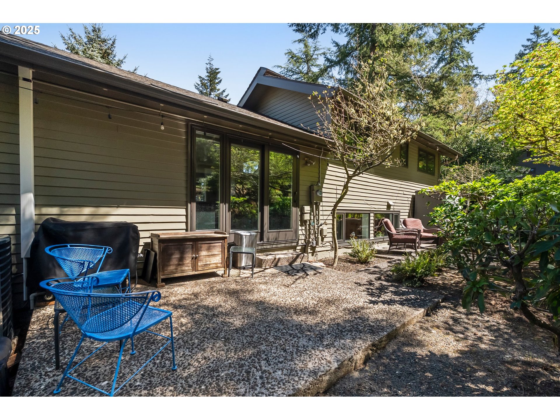 Eugene, Oregon 97405, United States, 3 Bedrooms Bedrooms, ,3 BathroomsBathrooms,Residential,Active,112969