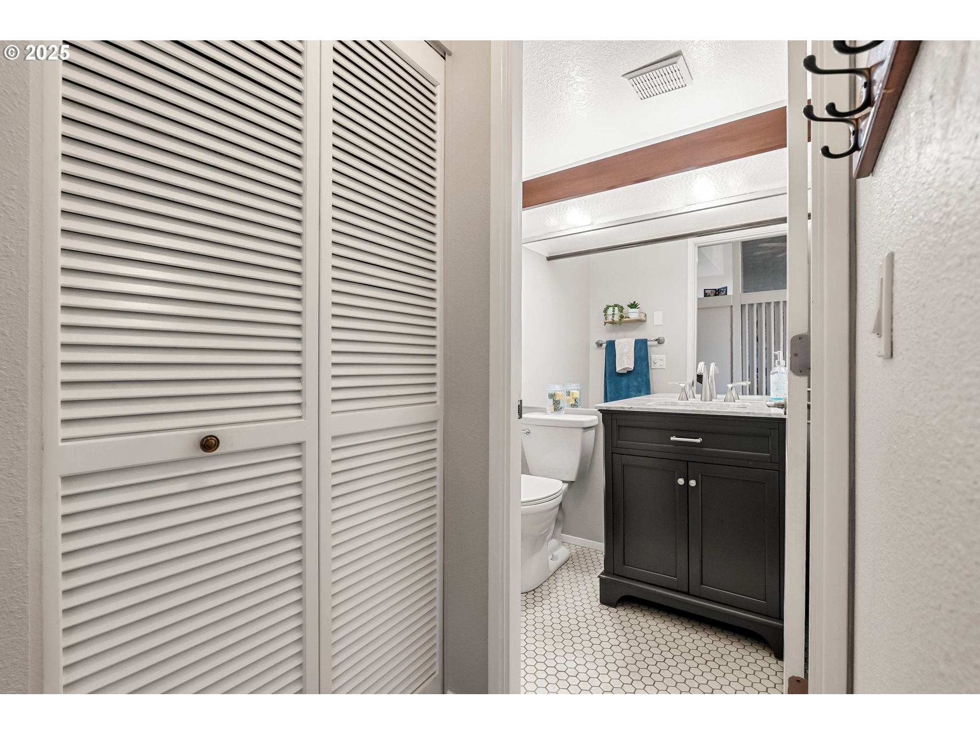 Eugene, Oregon 97405, United States, 3 Bedrooms Bedrooms, ,3 BathroomsBathrooms,Residential,Active,112969