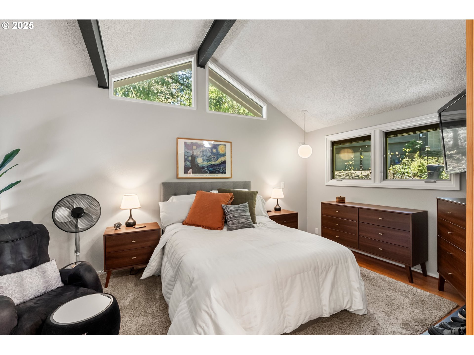 Eugene, Oregon 97405, United States, 3 Bedrooms Bedrooms, ,3 BathroomsBathrooms,Residential,Active,112969