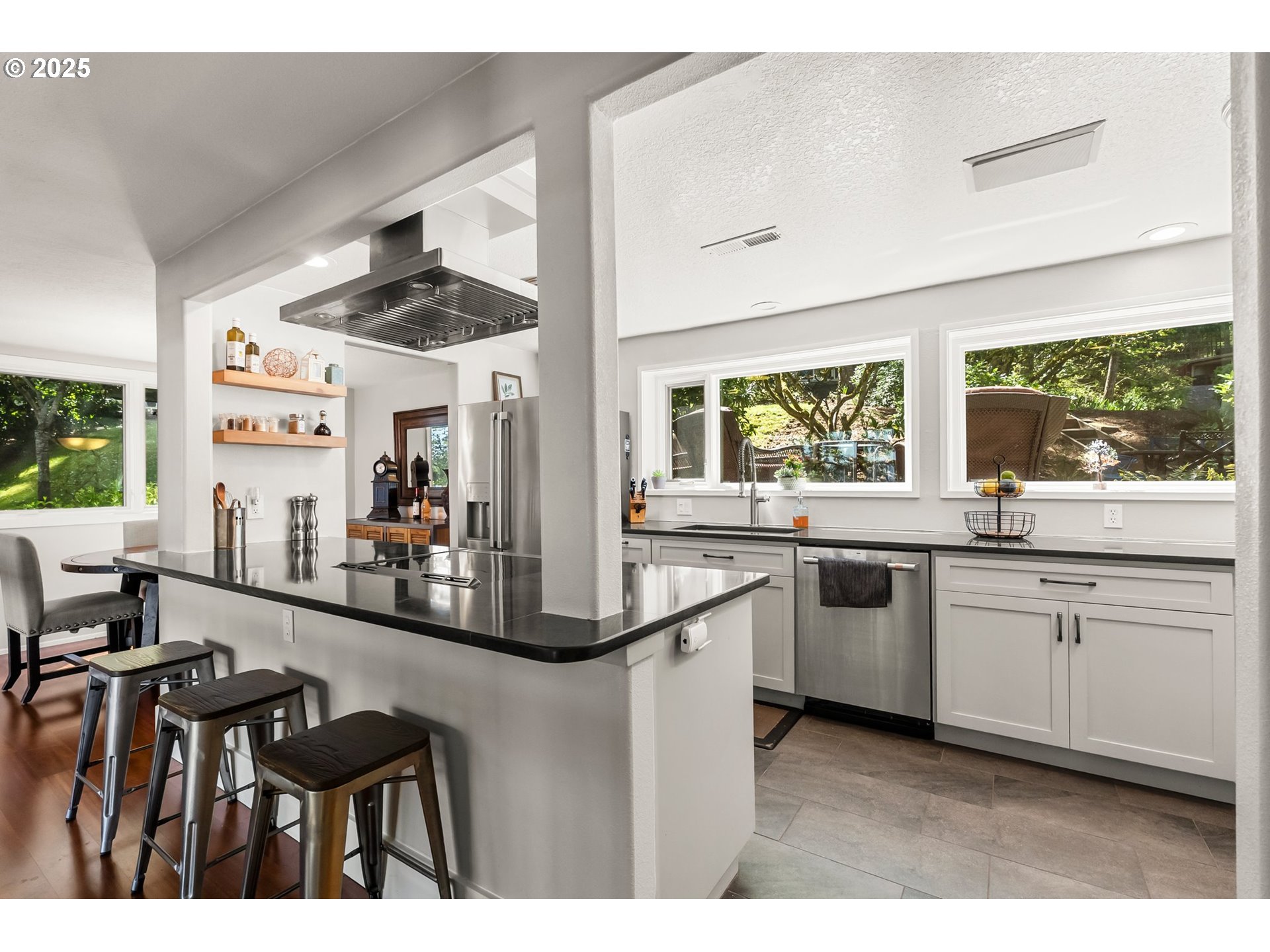 Eugene, Oregon 97405, United States, 3 Bedrooms Bedrooms, ,3 BathroomsBathrooms,Residential,Active,112969