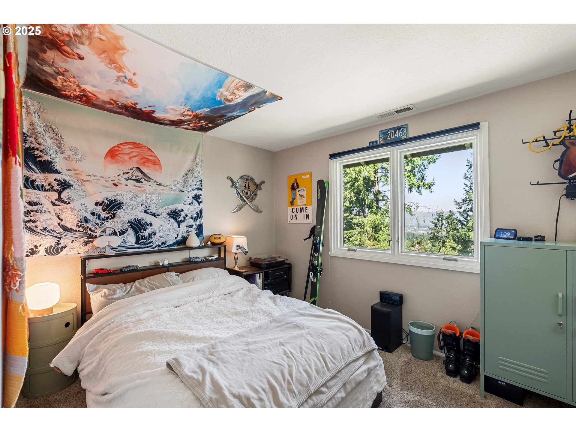 Eugene, Oregon 97405, United States, 3 Bedrooms Bedrooms, ,3 BathroomsBathrooms,Residential,Active,112969