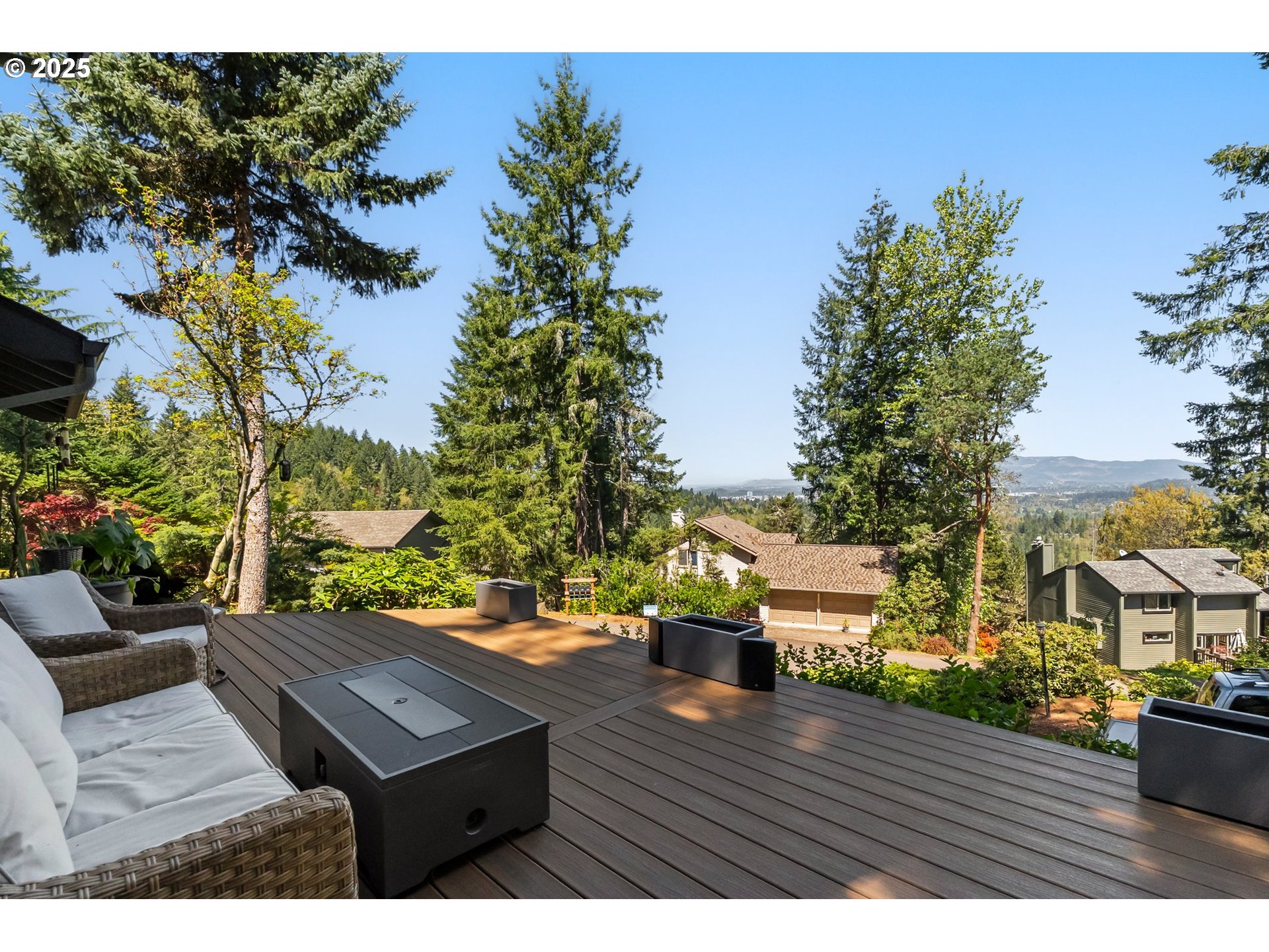 Eugene, Oregon 97405, United States, 3 Bedrooms Bedrooms, ,3 BathroomsBathrooms,Residential,Active,112969