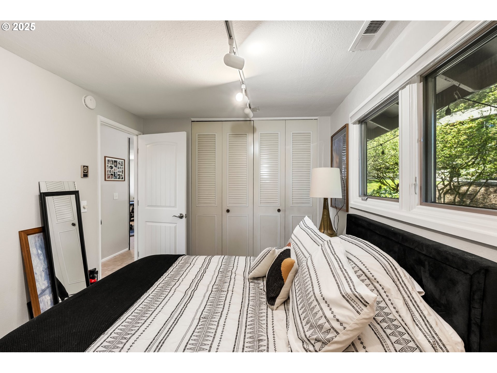 Eugene, Oregon 97405, United States, 3 Bedrooms Bedrooms, ,3 BathroomsBathrooms,Residential,Active,112969