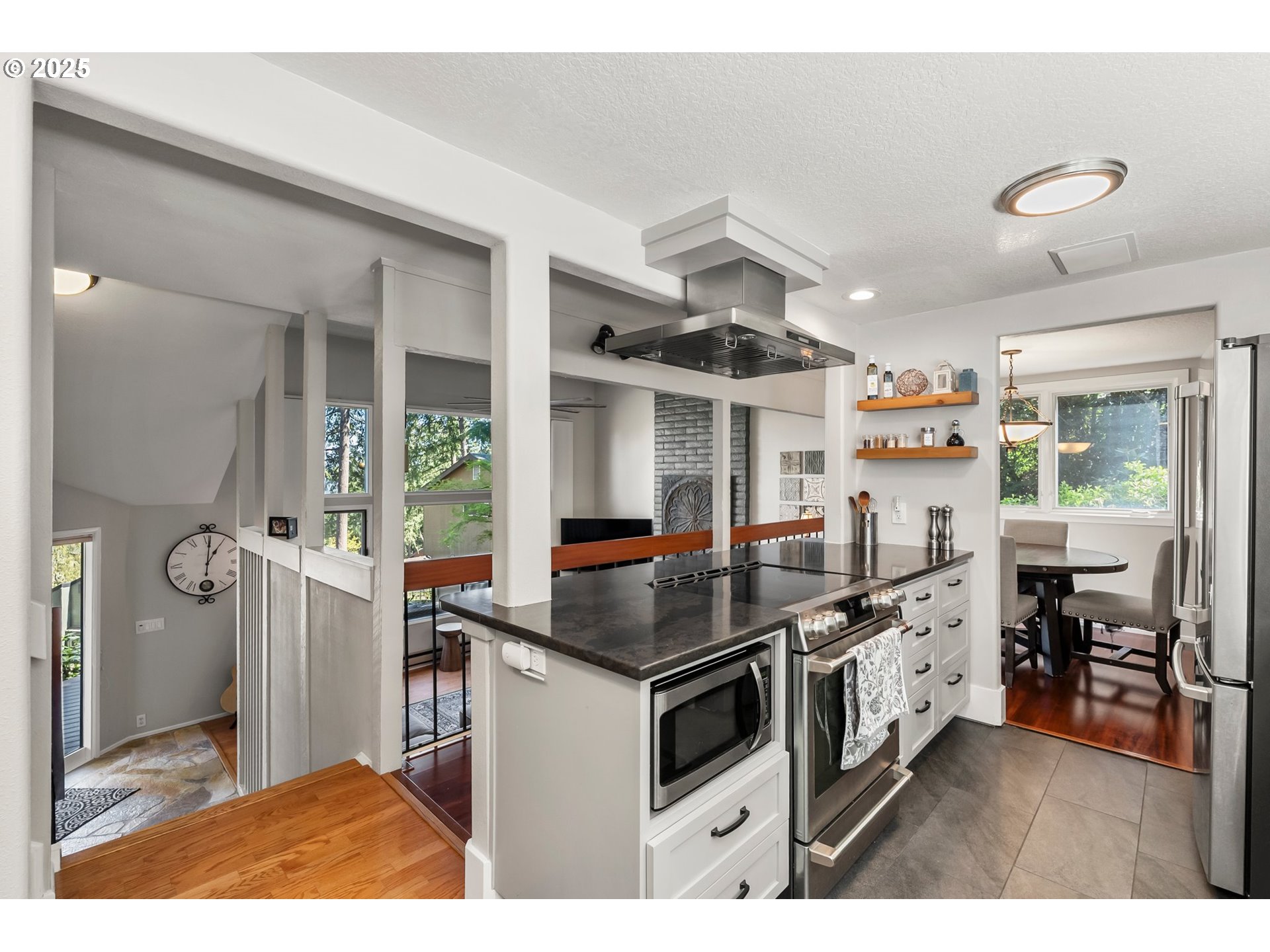 Eugene, Oregon 97405, United States, 3 Bedrooms Bedrooms, ,3 BathroomsBathrooms,Residential,Active,112969