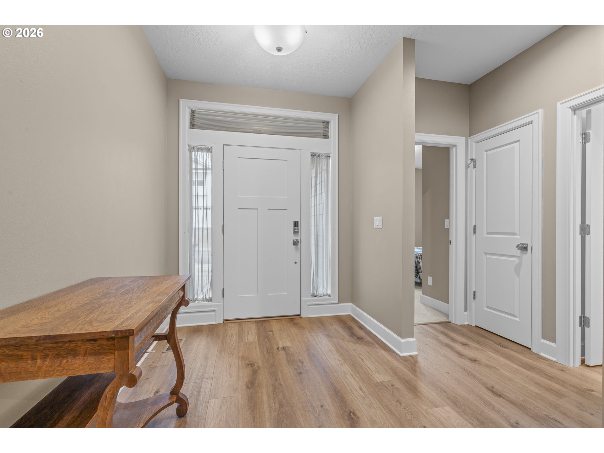 425 NW CRATER LAKE DR