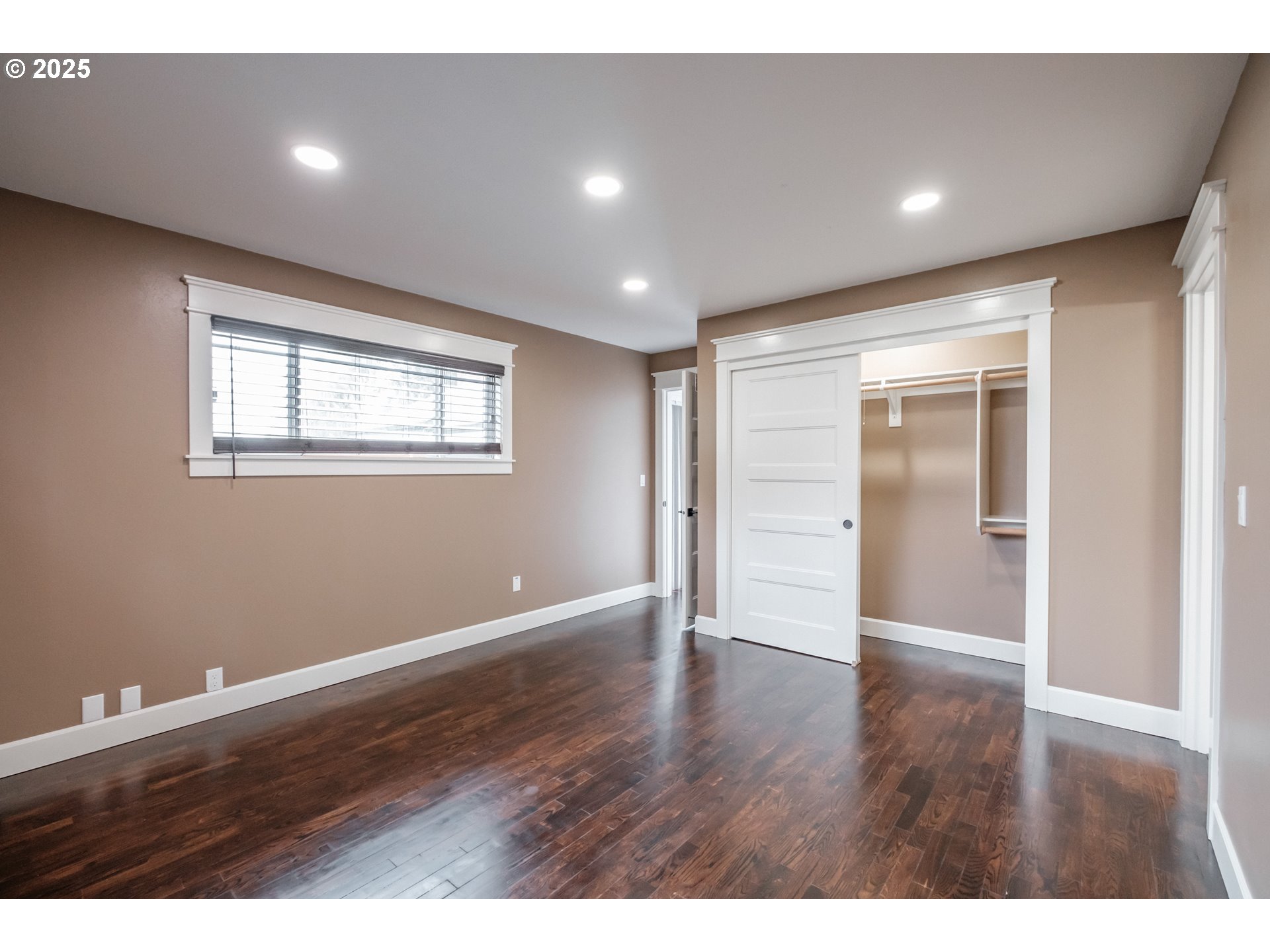 Silverton, Oregon 97381, United States, 3 Bedrooms Bedrooms, ,2 BathroomsBathrooms,Residential,Active,81103