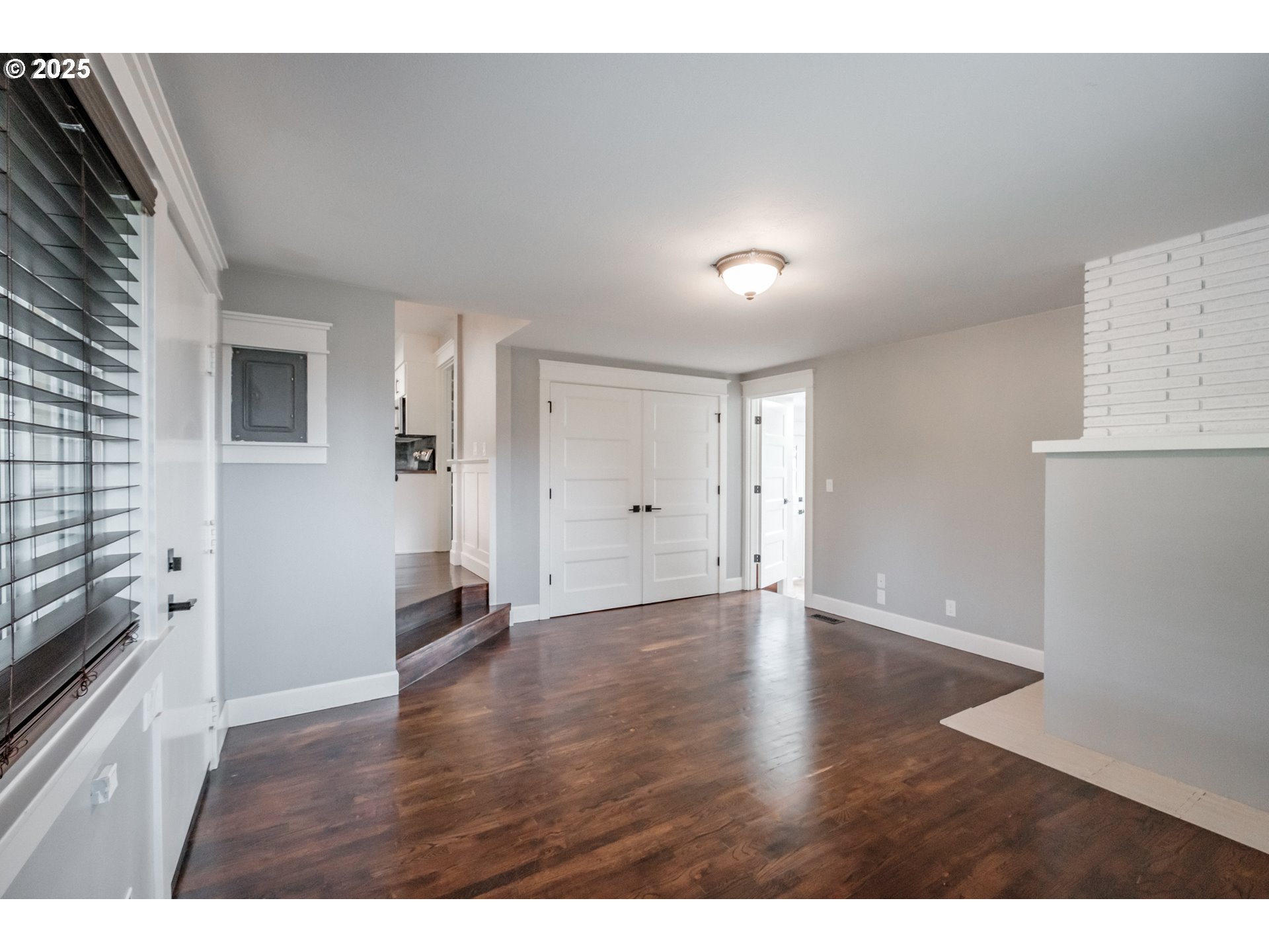 Silverton, Oregon 97381, United States, 3 Bedrooms Bedrooms, ,2 BathroomsBathrooms,Residential,Active,81103