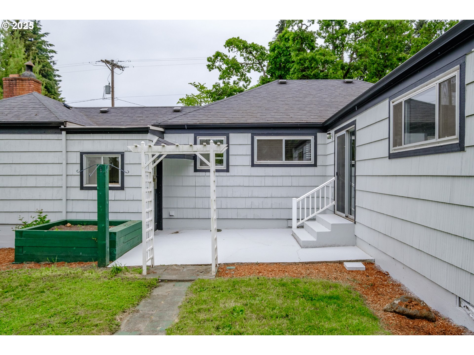 Silverton, Oregon 97381, United States, 3 Bedrooms Bedrooms, ,2 BathroomsBathrooms,Residential,Active,81103