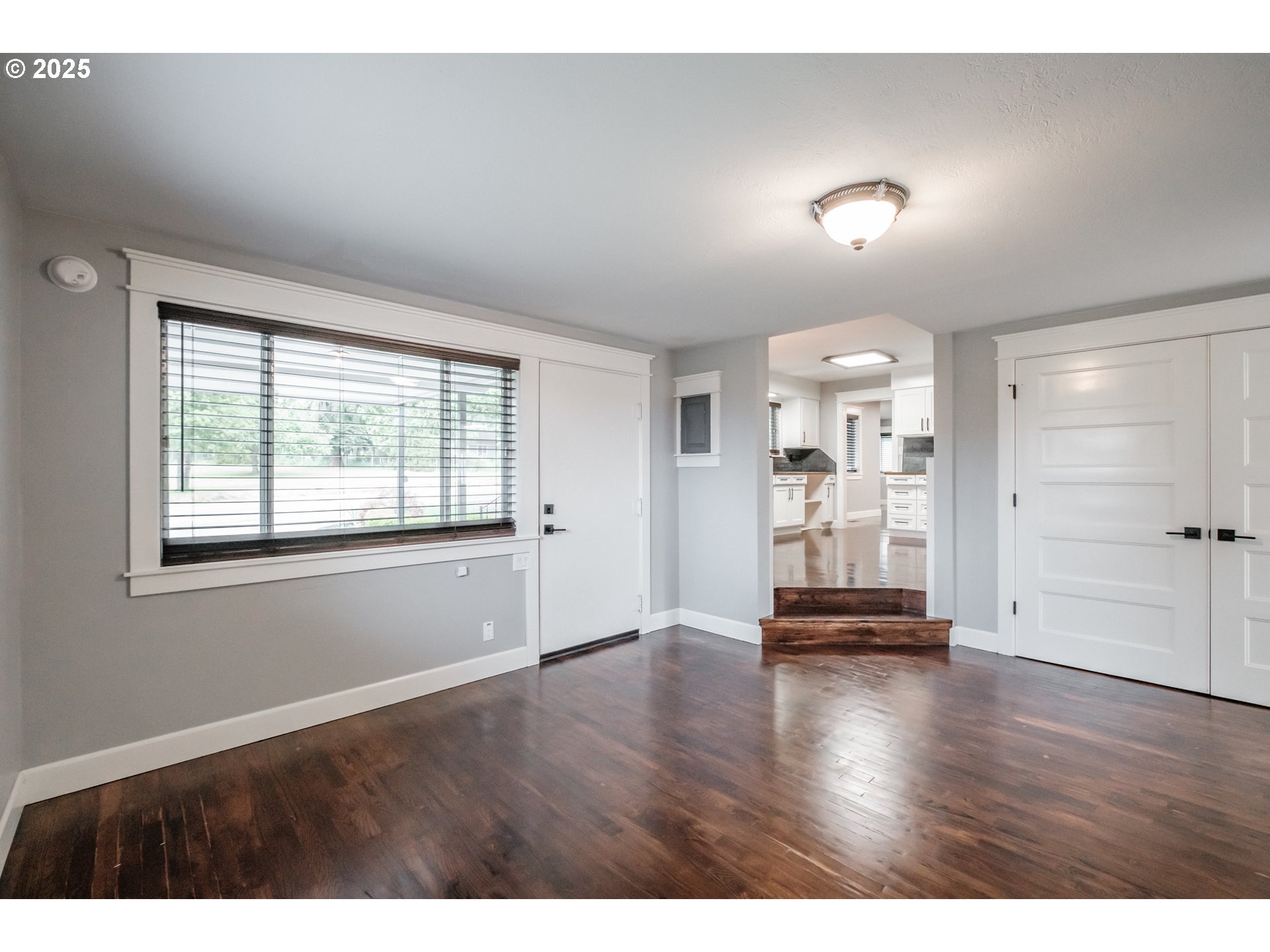 Silverton, Oregon 97381, United States, 3 Bedrooms Bedrooms, ,2 BathroomsBathrooms,Residential,Active,81103