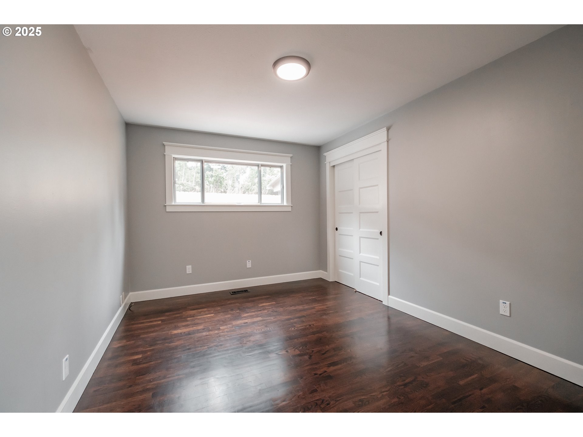 Silverton, Oregon 97381, United States, 3 Bedrooms Bedrooms, ,2 BathroomsBathrooms,Residential,Active,81103