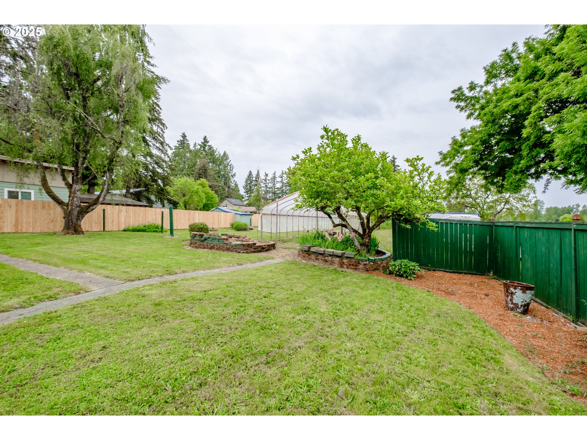 Silverton, Oregon 97381, United States, 3 Bedrooms Bedrooms, ,2 BathroomsBathrooms,Residential,Active,81103