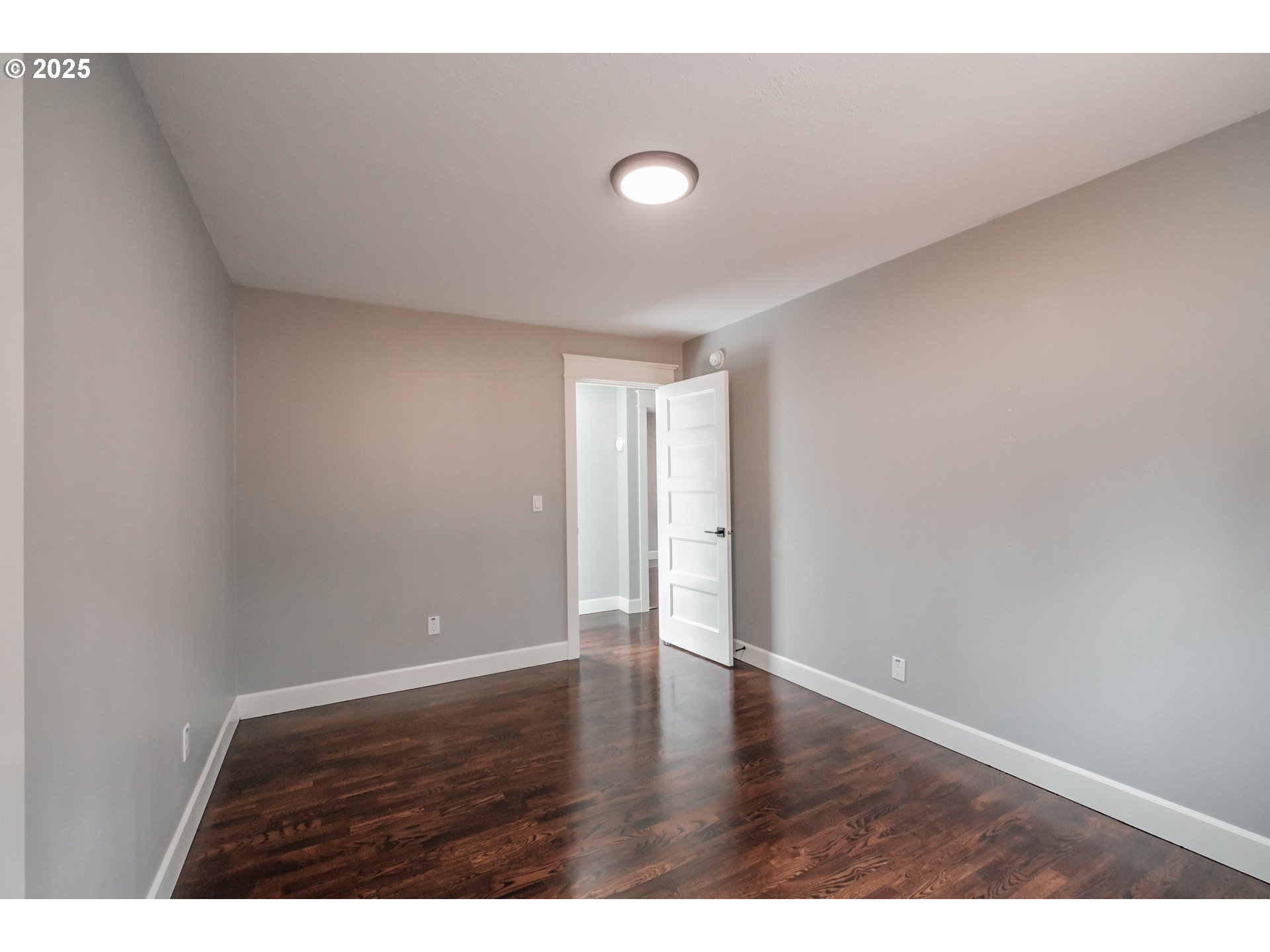 Silverton, Oregon 97381, United States, 3 Bedrooms Bedrooms, ,2 BathroomsBathrooms,Residential,Active,81103