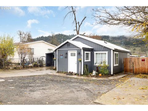 A home in Roseburg