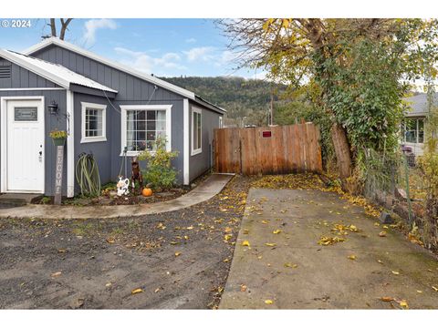 A home in Roseburg