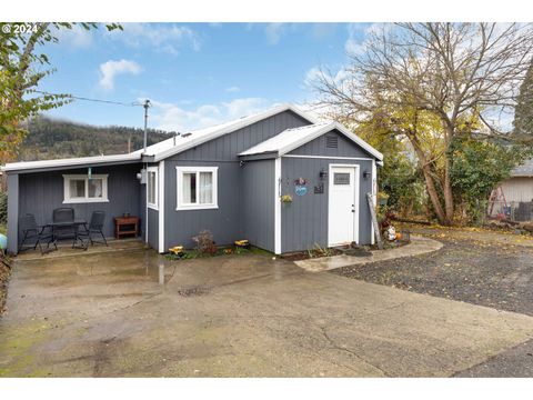 A home in Roseburg