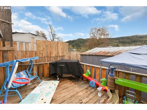 A home in Roseburg