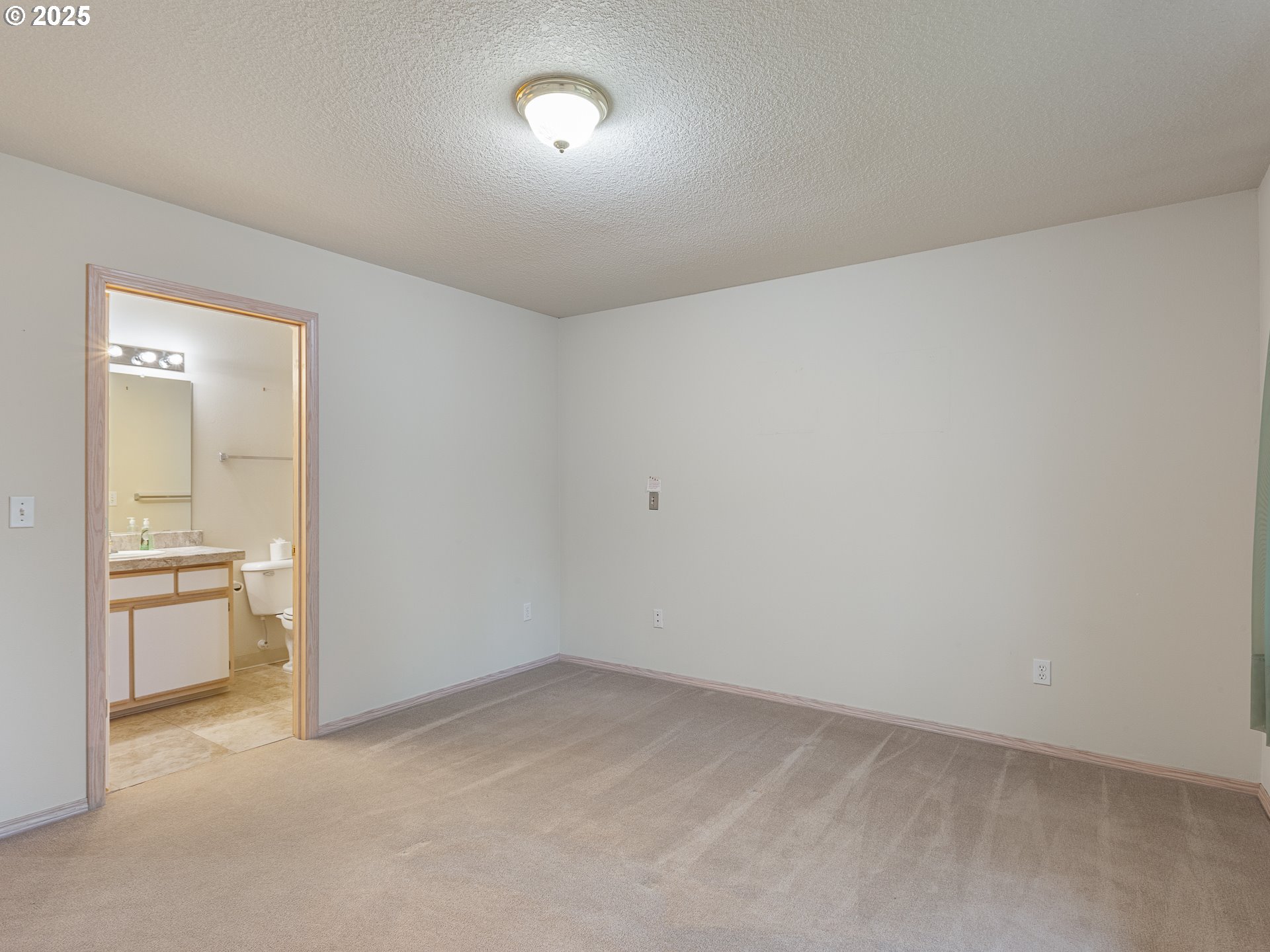 Vancouver, Washington 98683, United States, 2 Bedrooms Bedrooms, ,2 BathroomsBathrooms,Residential,Pending,79855