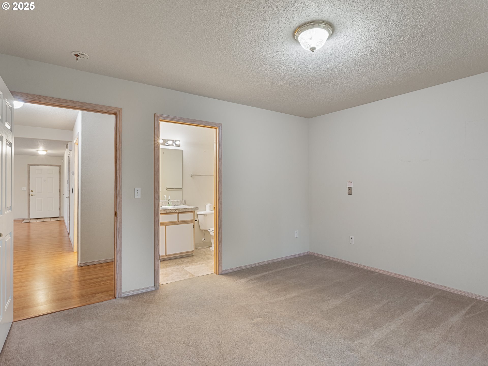 Vancouver, Washington 98683, United States, 2 Bedrooms Bedrooms, ,2 BathroomsBathrooms,Residential,Pending,79855