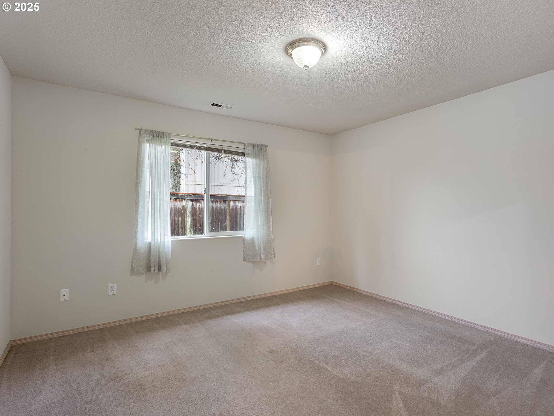 Vancouver, Washington 98683, United States, 2 Bedrooms Bedrooms, ,2 BathroomsBathrooms,Residential,Pending,79855