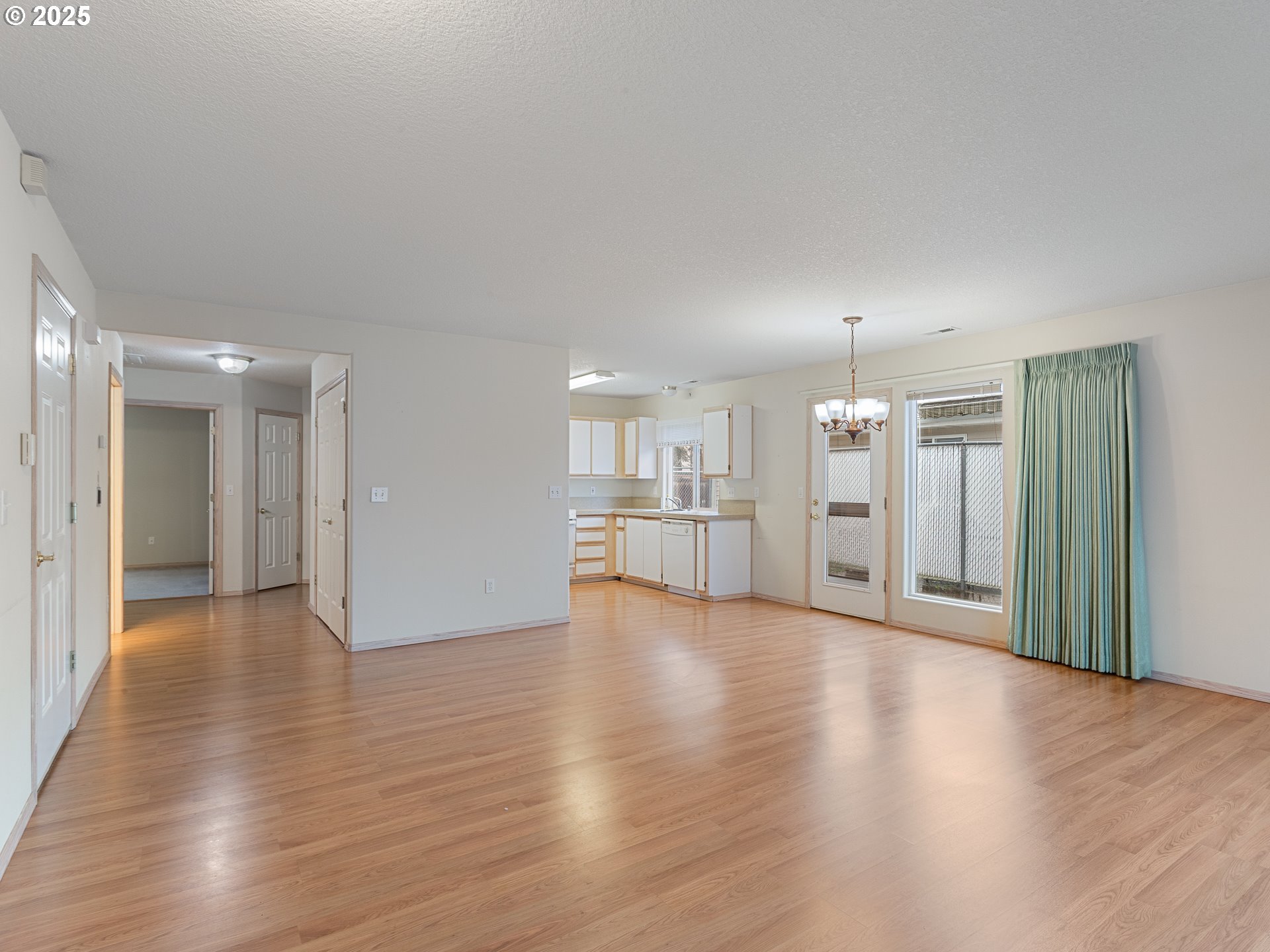 Vancouver, Washington 98683, United States, 2 Bedrooms Bedrooms, ,2 BathroomsBathrooms,Residential,Pending,79855