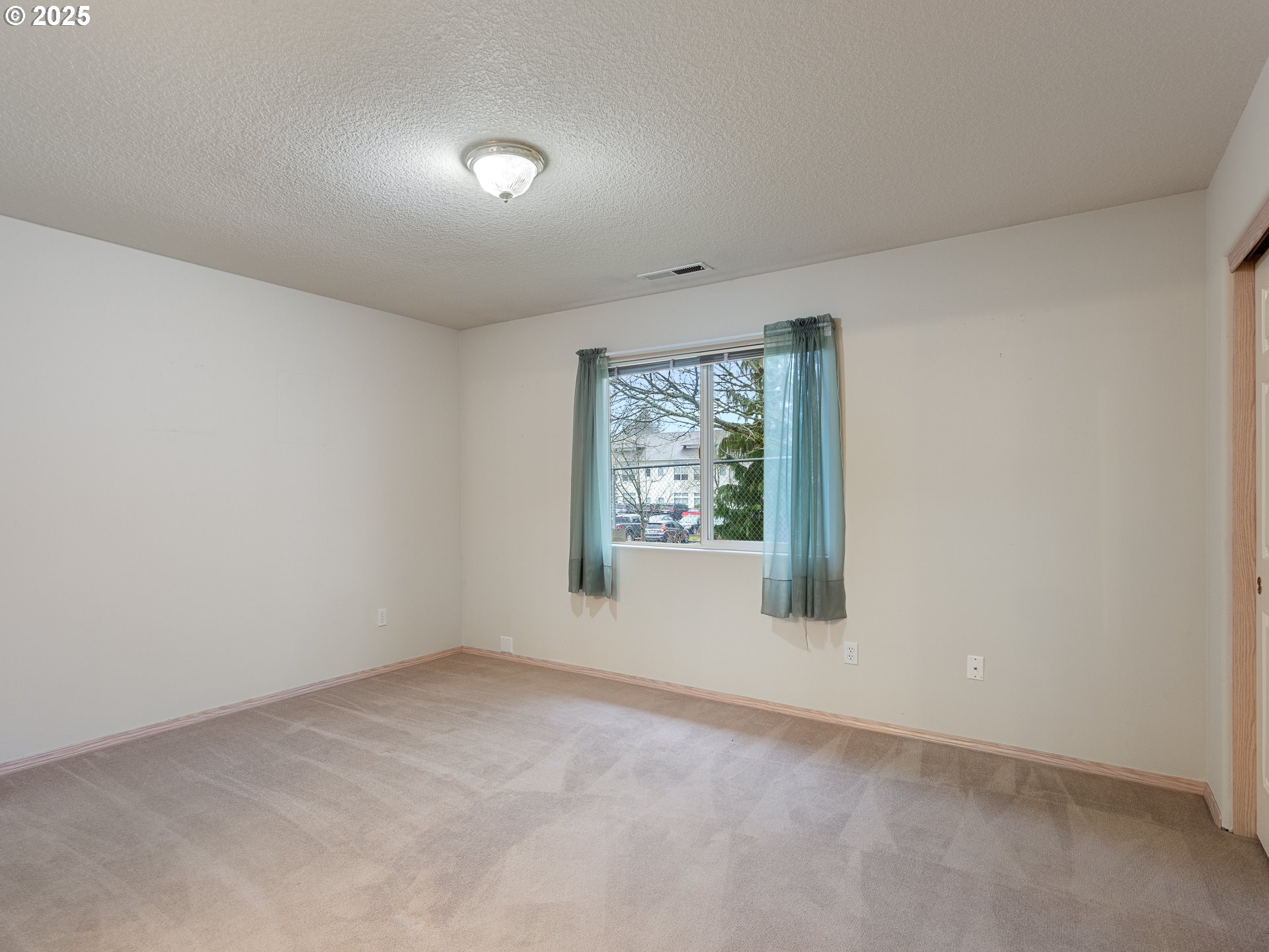 Vancouver, Washington 98683, United States, 2 Bedrooms Bedrooms, ,2 BathroomsBathrooms,Residential,Pending,79855