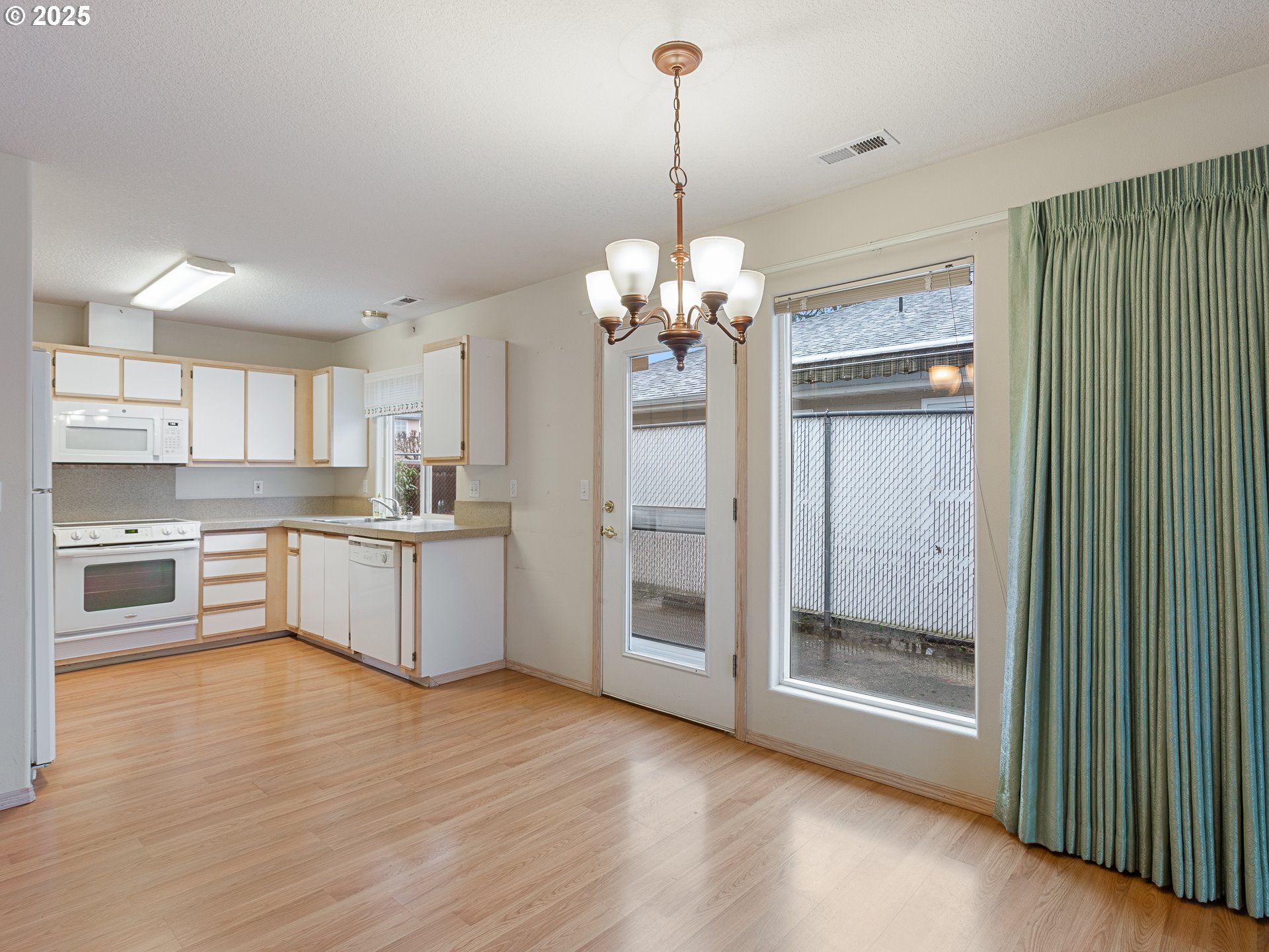 Vancouver, Washington 98683, United States, 2 Bedrooms Bedrooms, ,2 BathroomsBathrooms,Residential,Pending,79855