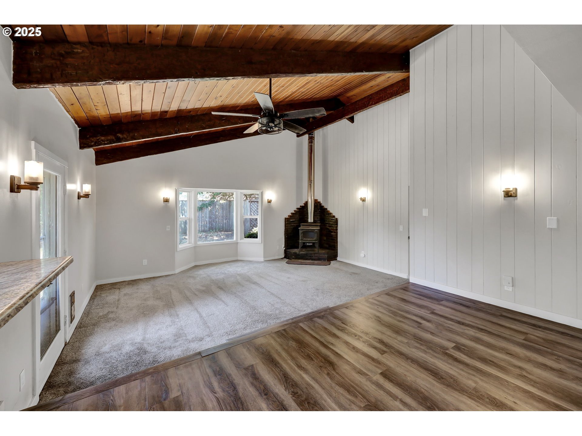 2055 MONTEREY LN