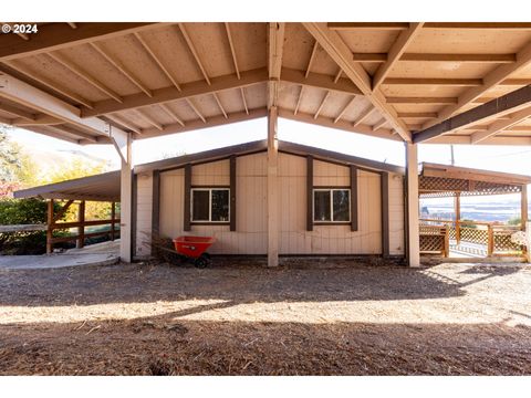 A home in Wishram