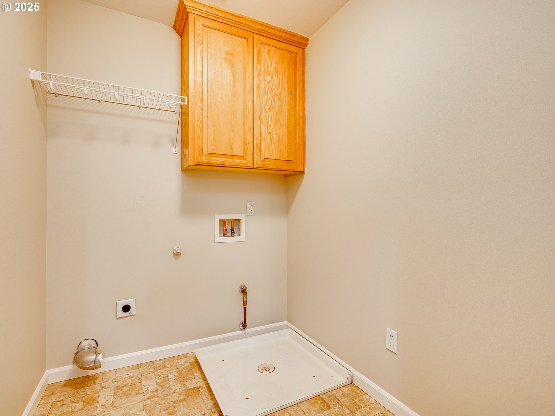 Vancouver, Washington 98684, United States, 5 Bedrooms Bedrooms, ,4 BathroomsBathrooms,Residential,Pending,209989