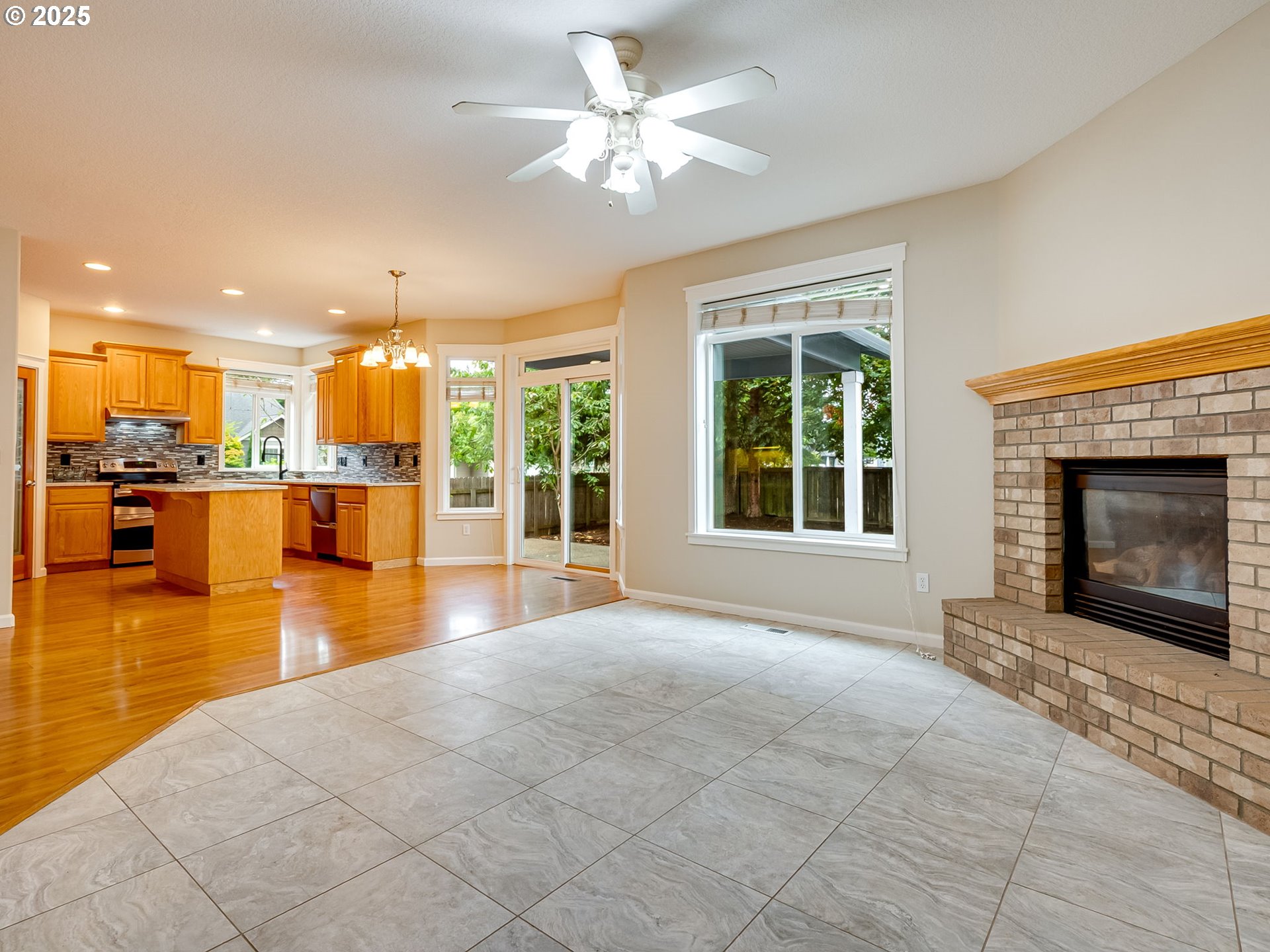 Vancouver, Washington 98684, United States, 5 Bedrooms Bedrooms, ,4 BathroomsBathrooms,Residential,Pending,209989