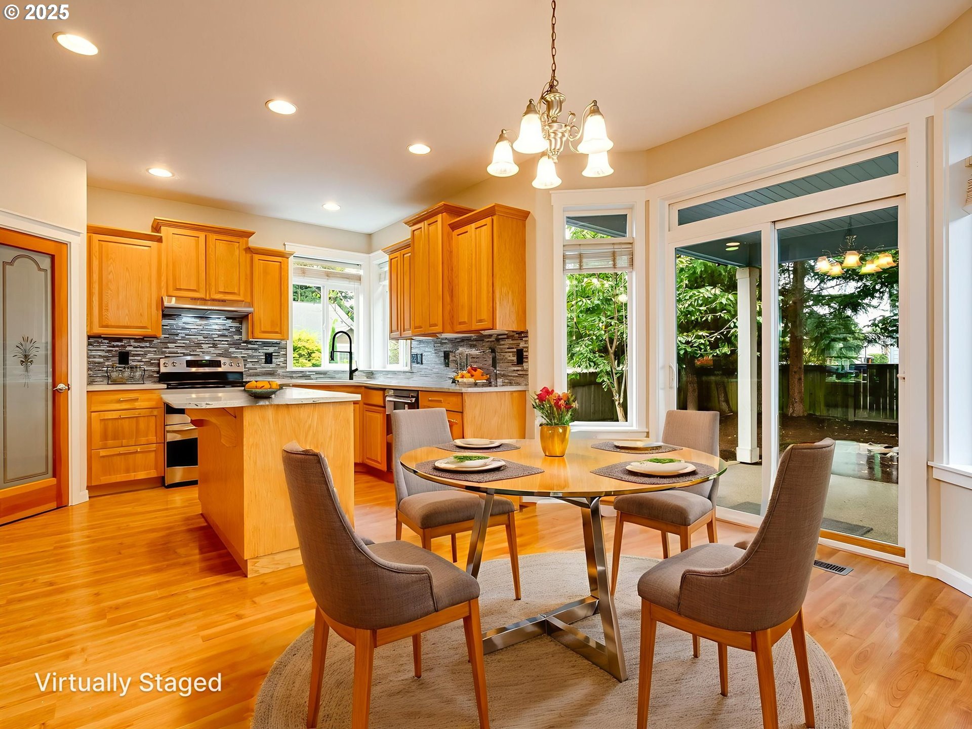 Vancouver, Washington 98684, United States, 5 Bedrooms Bedrooms, ,4 BathroomsBathrooms,Residential,Pending,209989