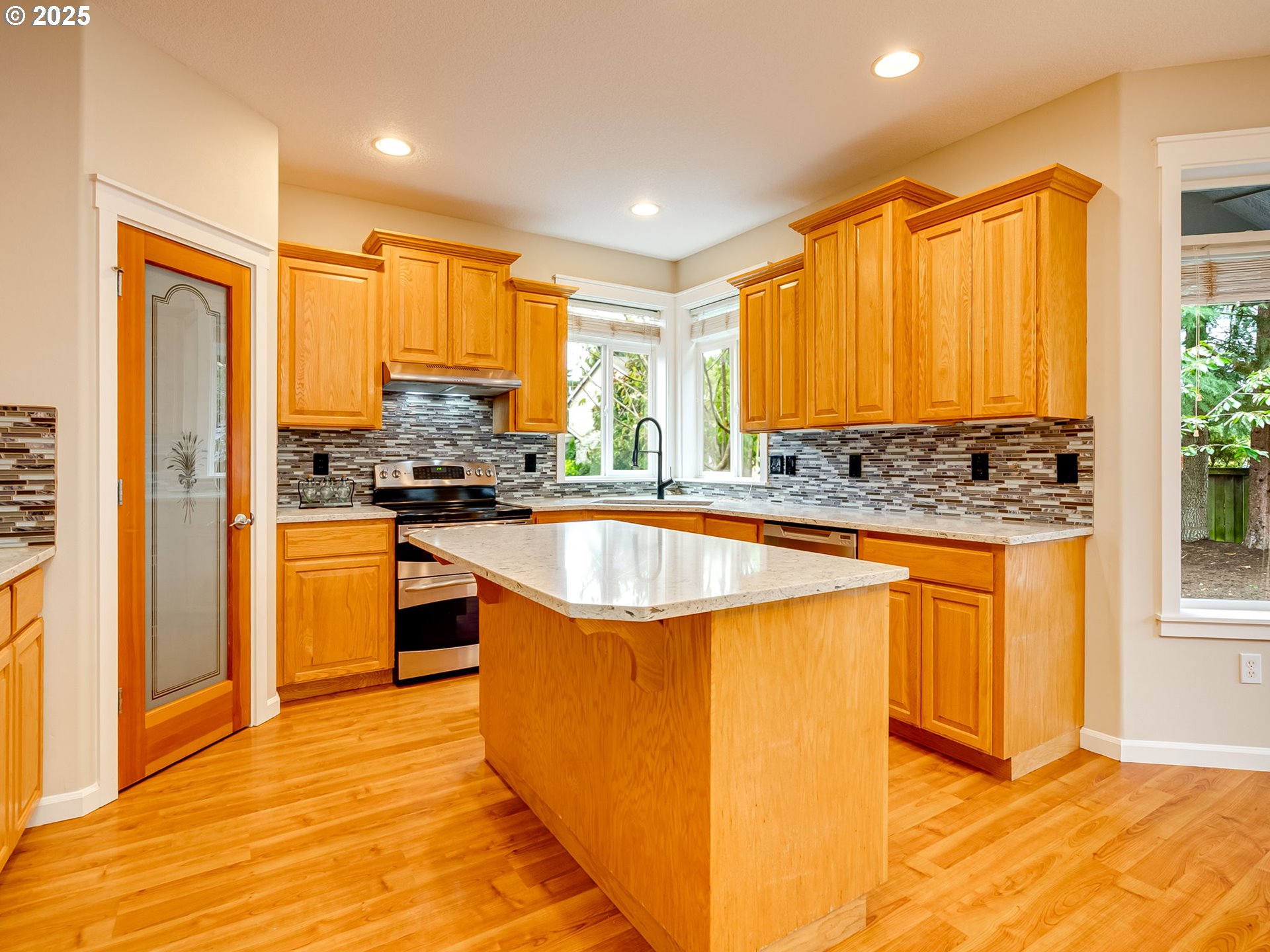 Vancouver, Washington 98684, United States, 5 Bedrooms Bedrooms, ,4 BathroomsBathrooms,Residential,Pending,209989