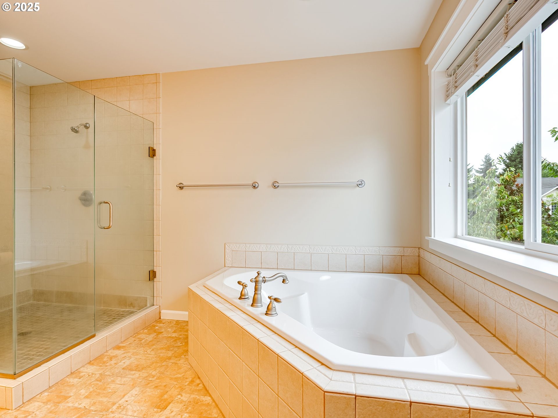 Vancouver, Washington 98684, United States, 5 Bedrooms Bedrooms, ,4 BathroomsBathrooms,Residential,Pending,209989