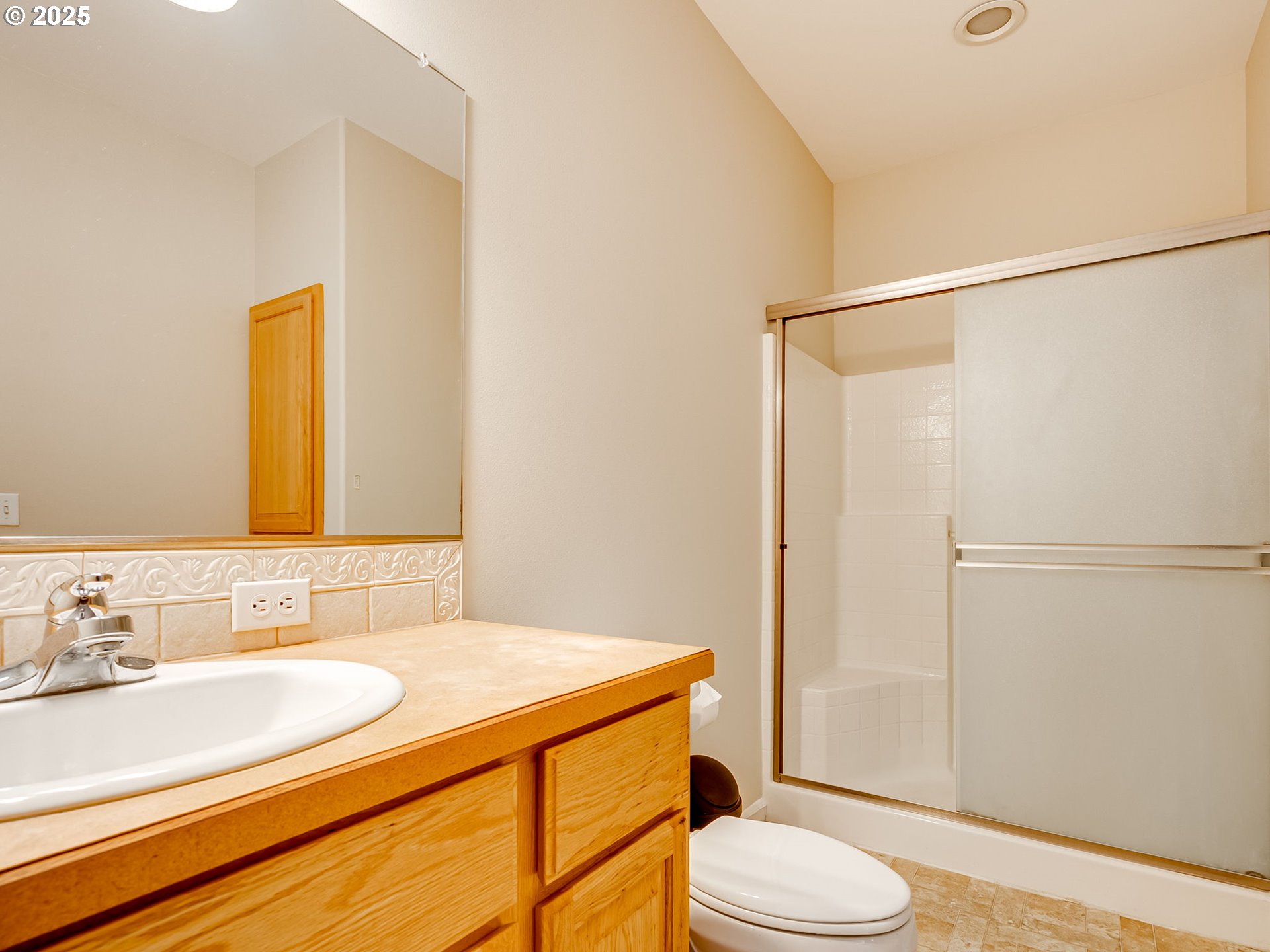 Vancouver, Washington 98684, United States, 5 Bedrooms Bedrooms, ,4 BathroomsBathrooms,Residential,Pending,209989