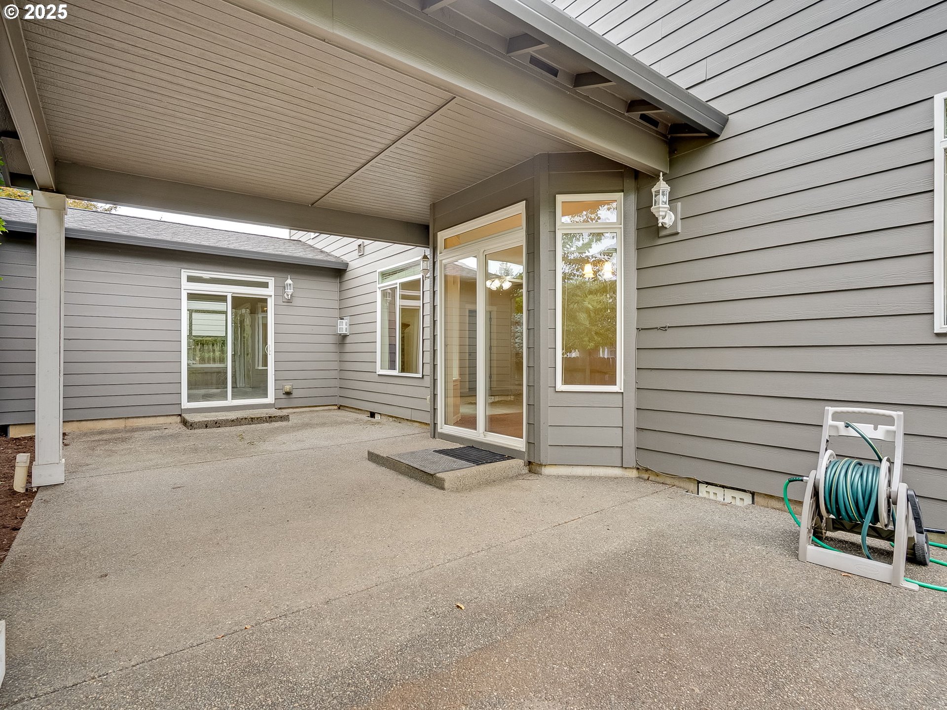 Vancouver, Washington 98684, United States, 5 Bedrooms Bedrooms, ,4 BathroomsBathrooms,Residential,Pending,209989