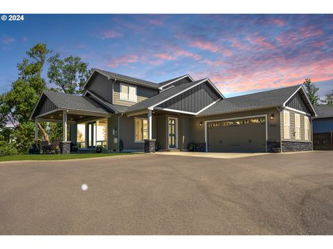 A home in Roseburg