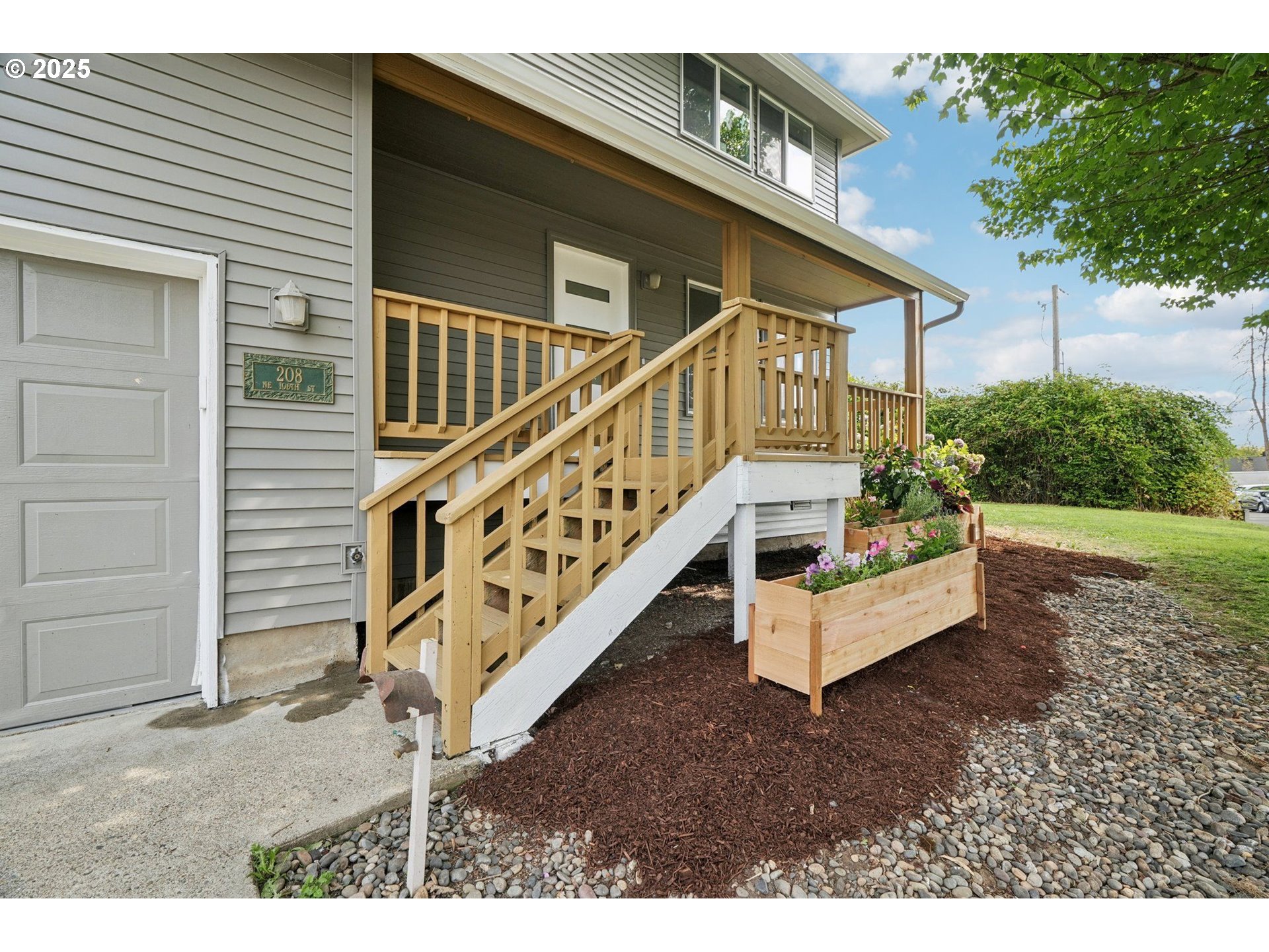 208 NE 106TH ST