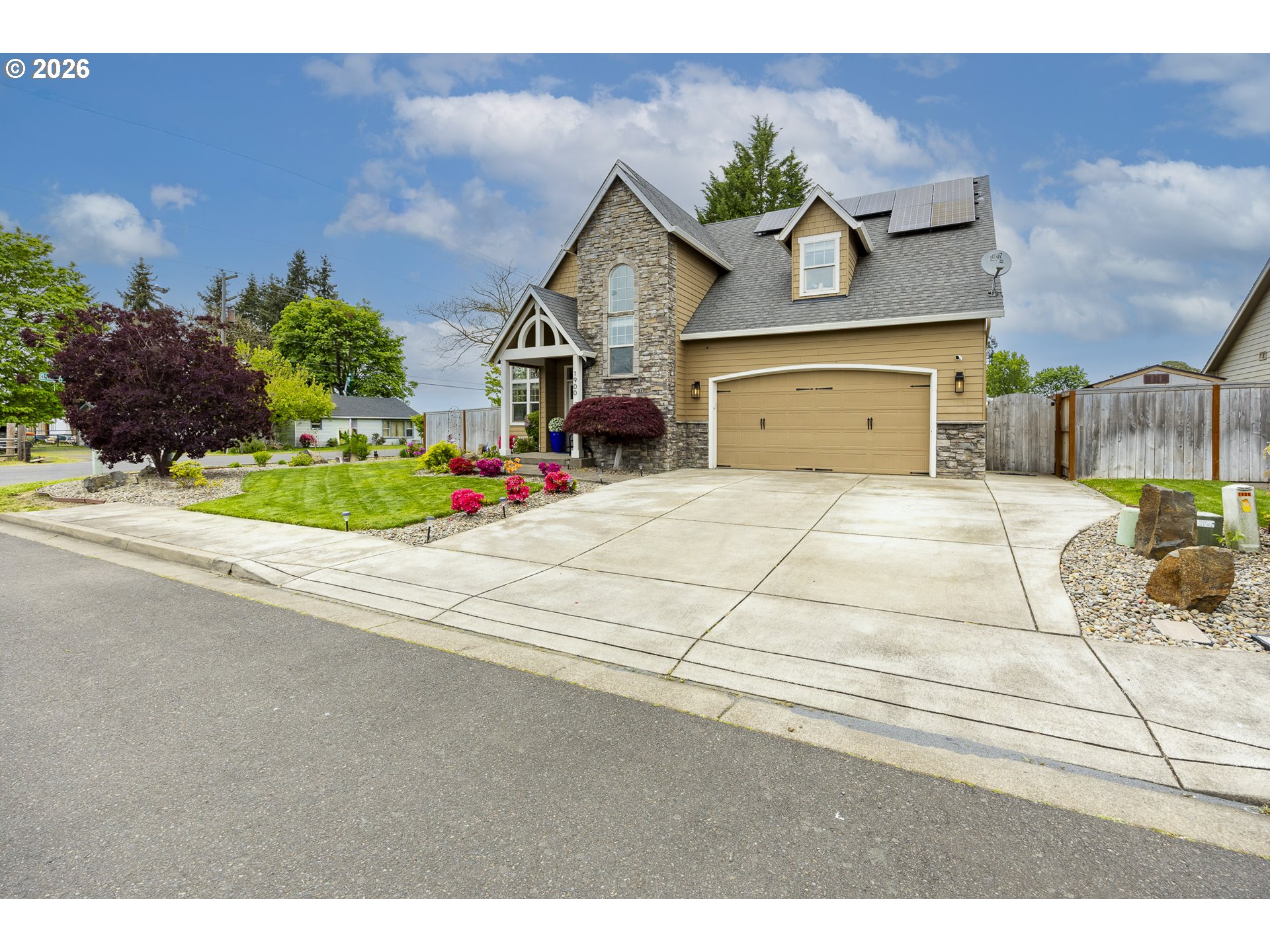 1900 W 4TH AVE